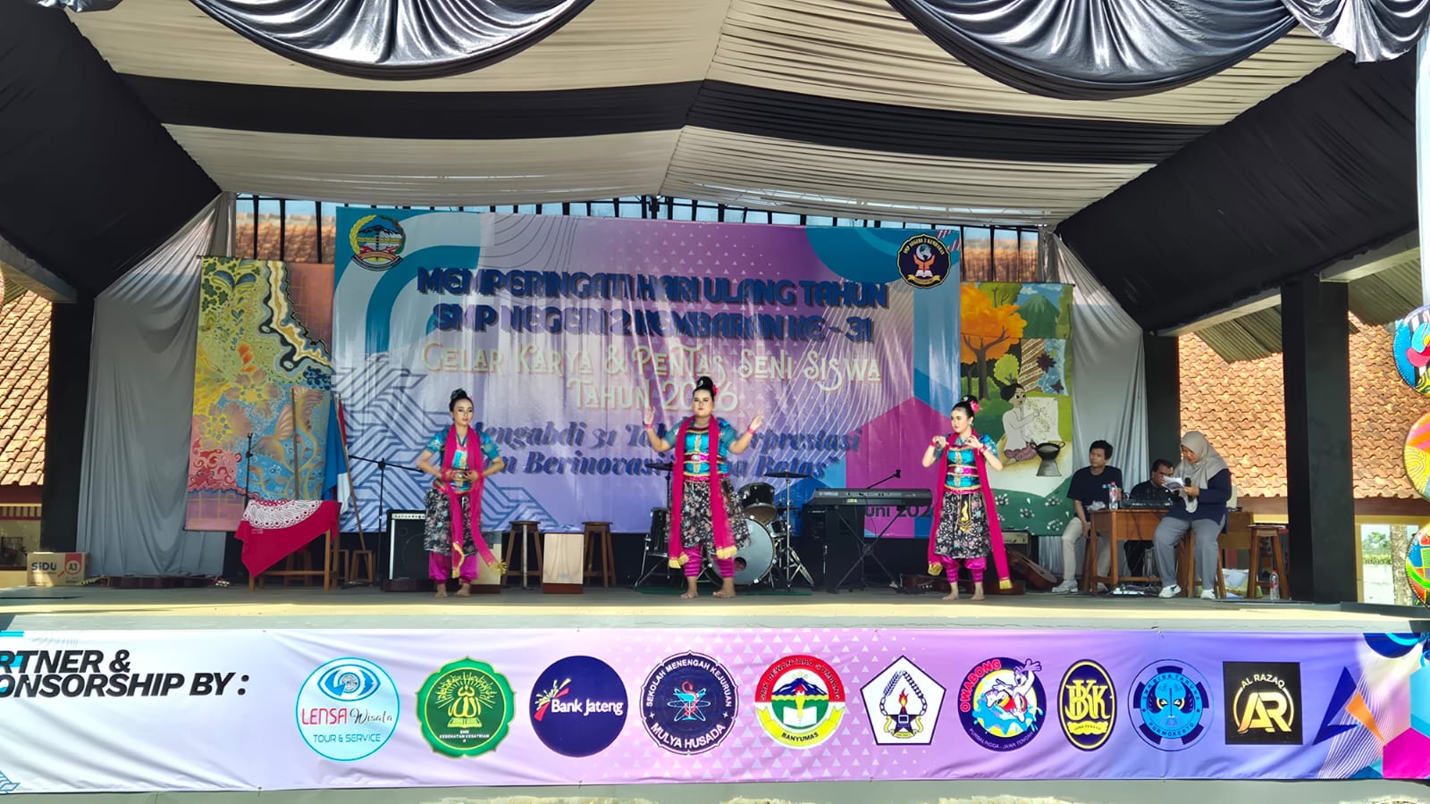Mengukir Cerita di Usia 31 Tahun, SMP Negeri 2 Kembaran Gelar Perayaan Penuh Keceriaan